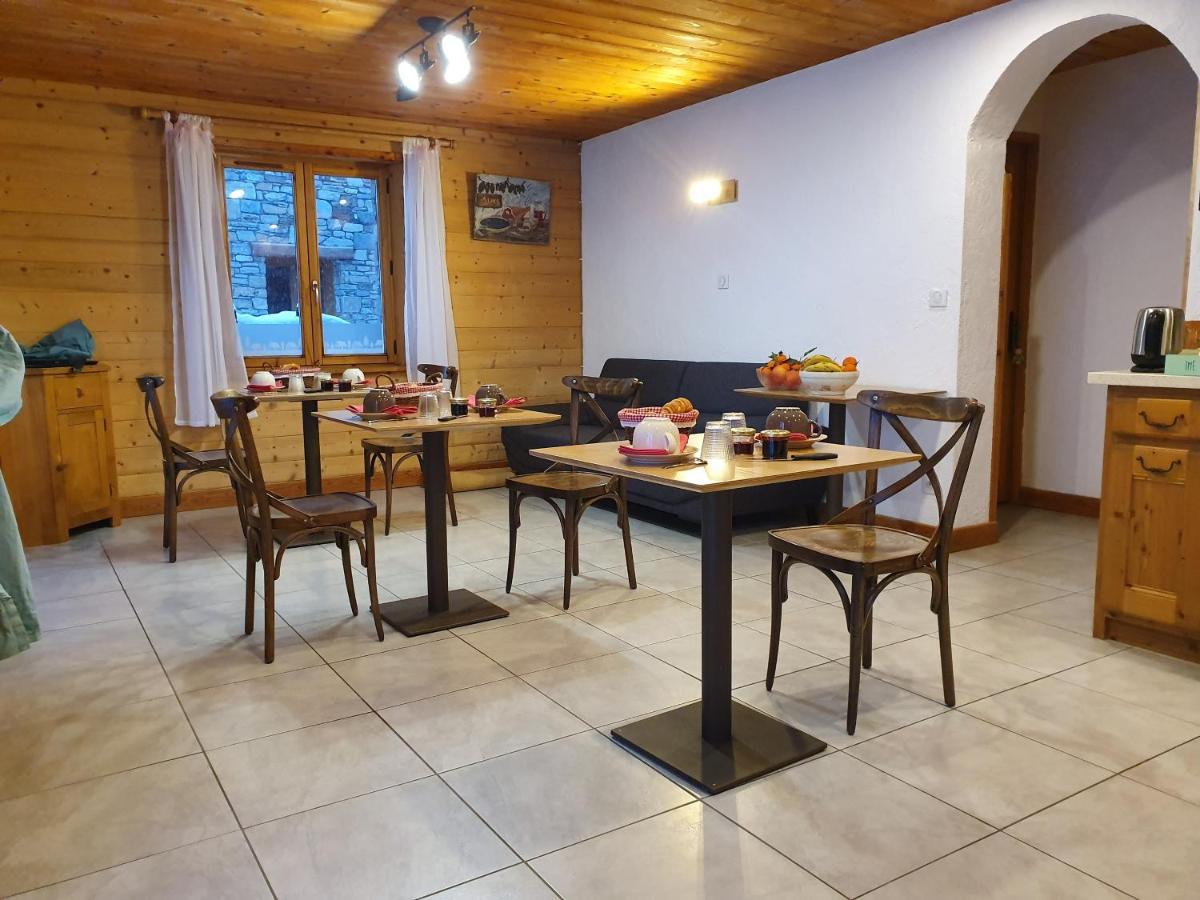 Chalet Le Bois Joli บอนเนวัล-ซัวร์-อาร์ค ภายนอก รูปภาพ