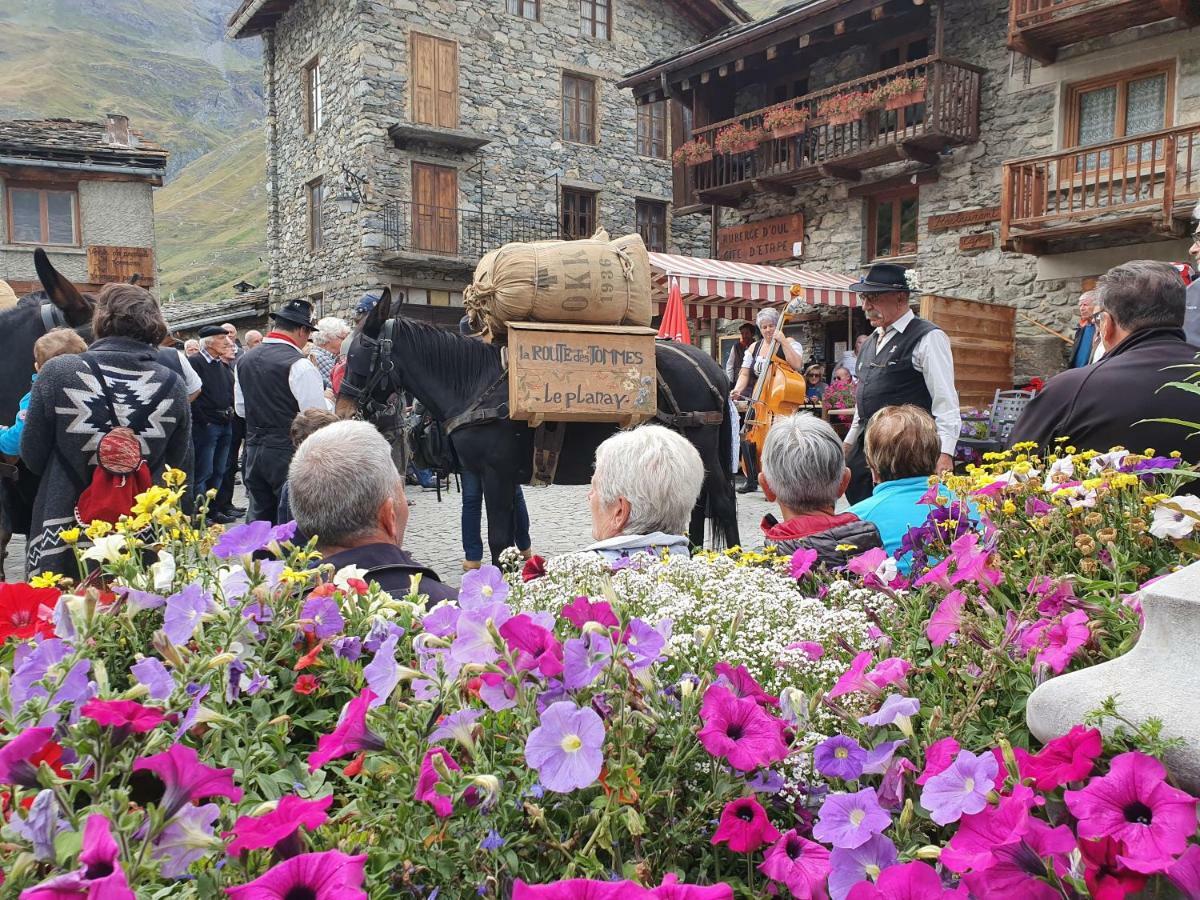 Chalet Le Bois Joli บอนเนวัล-ซัวร์-อาร์ค ภายนอก รูปภาพ
