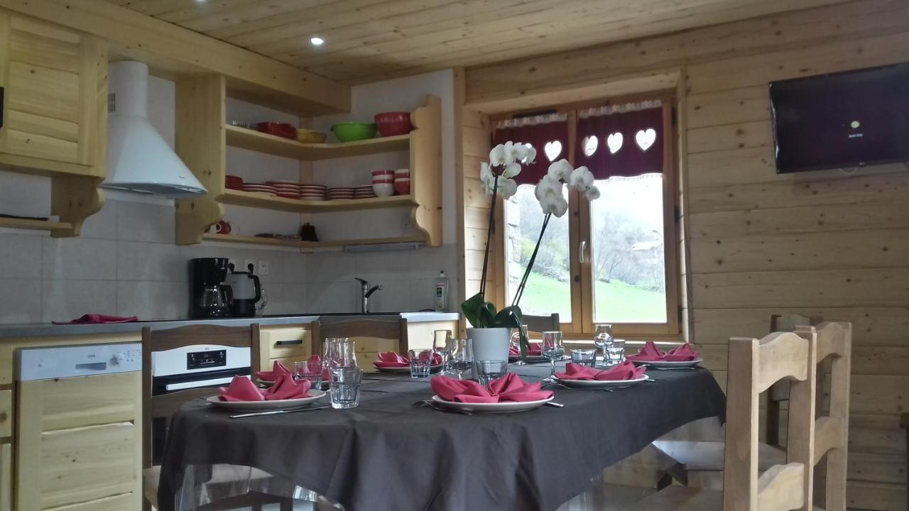 Chalet Le Bois Joli บอนเนวัล-ซัวร์-อาร์ค ภายนอก รูปภาพ